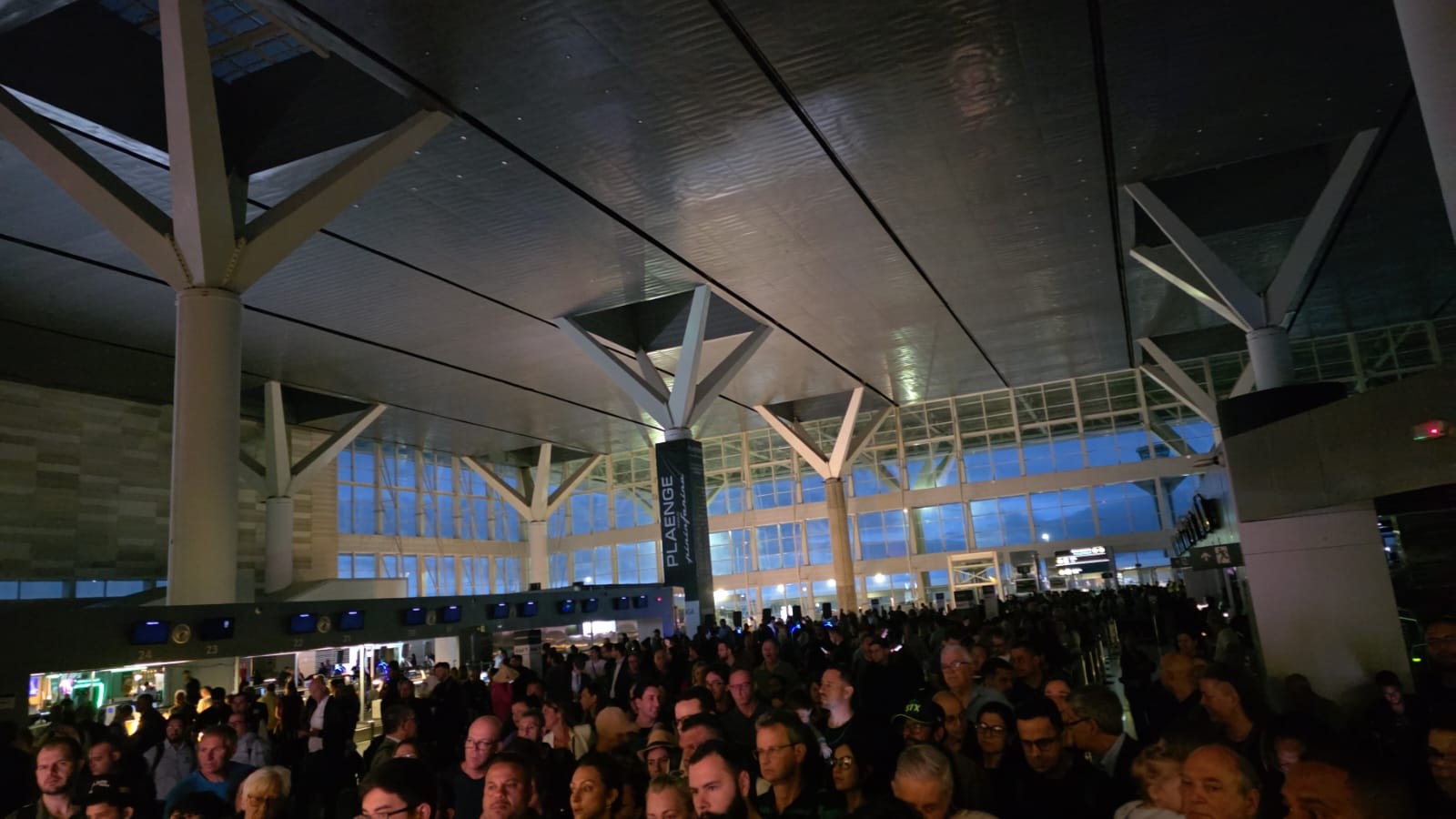 Falta de energia provoca filas e afeta embarque no Aeroporto de Viracopos