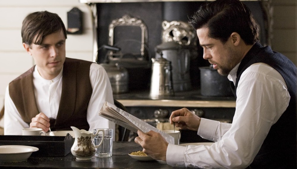 O Assassinato de Jesse James pelo Covarde Robert Ford (2011) tem Brad Pitt e Casey Affleck no elenco — Foto: Reprodução/IMDb