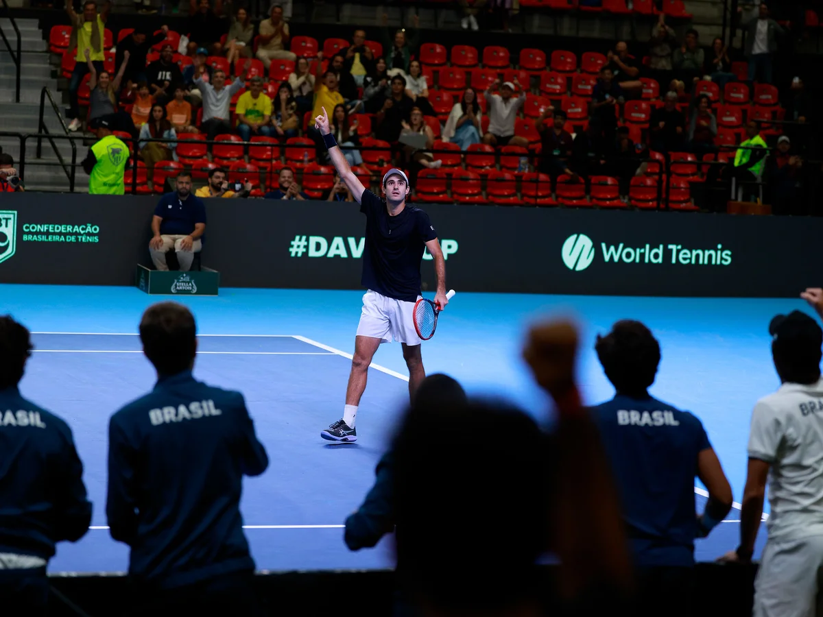 Gustavo Heide vence Wawrinka e coloca Brasil em vantagem na Copa Davis