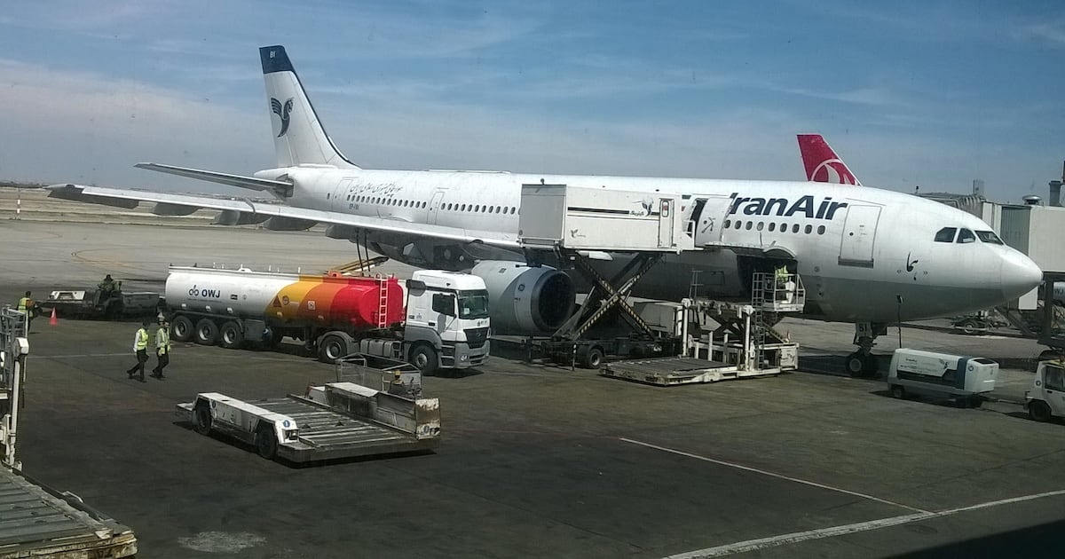 Companhias aéreas iranianas enfrentam ameaça de paralisação global devido a sanções dos EUA