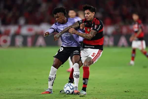 Com Jorginho expulso, Flamengo empata com Del Valle e avança à semifinal - destaque galeria