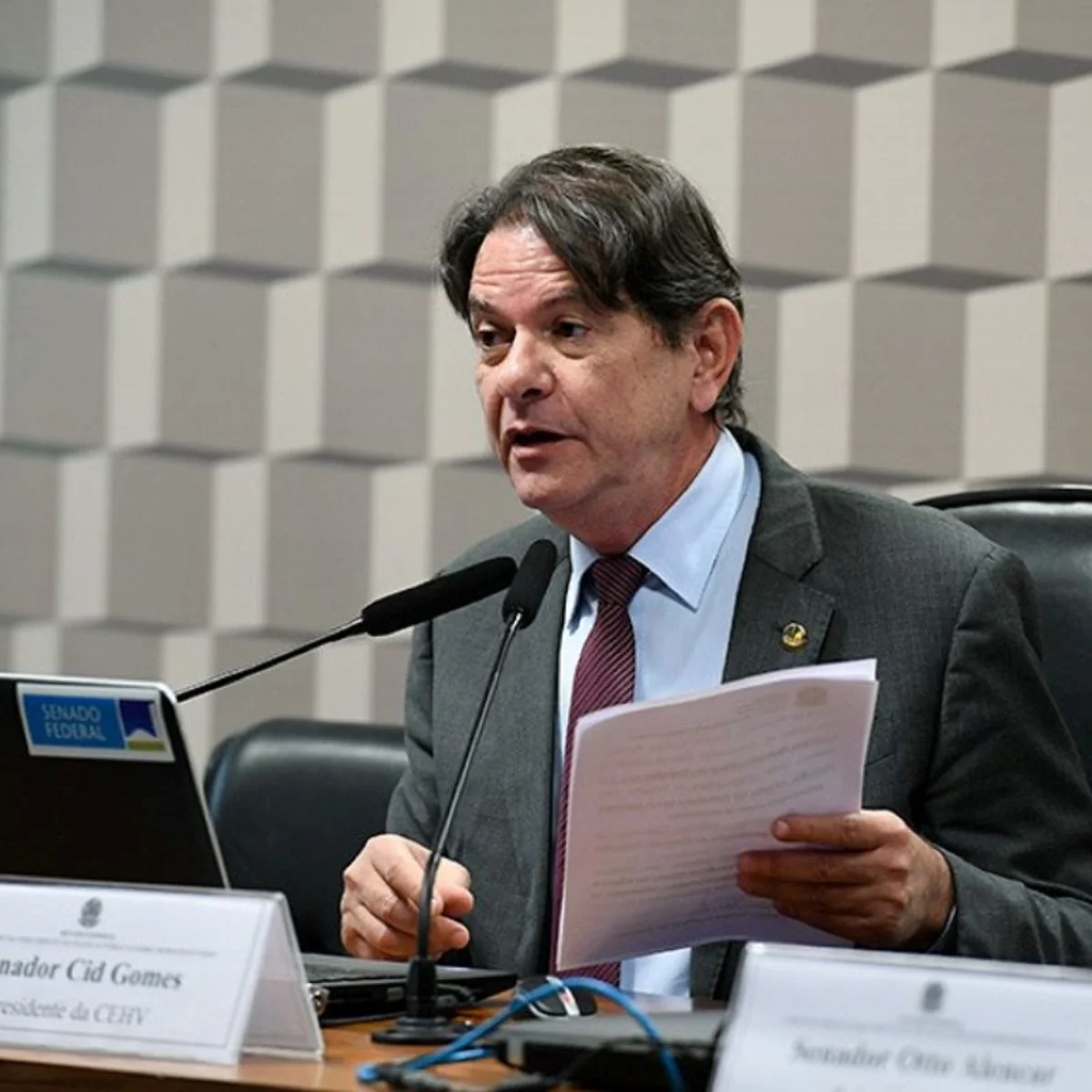 Real Time Big Data no CE: Cid lidera ao Senado; 2ª vaga tem empate técnico