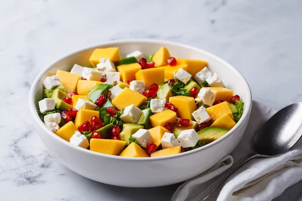 Salada de manga é receita prática e refrescante para o dia a dia