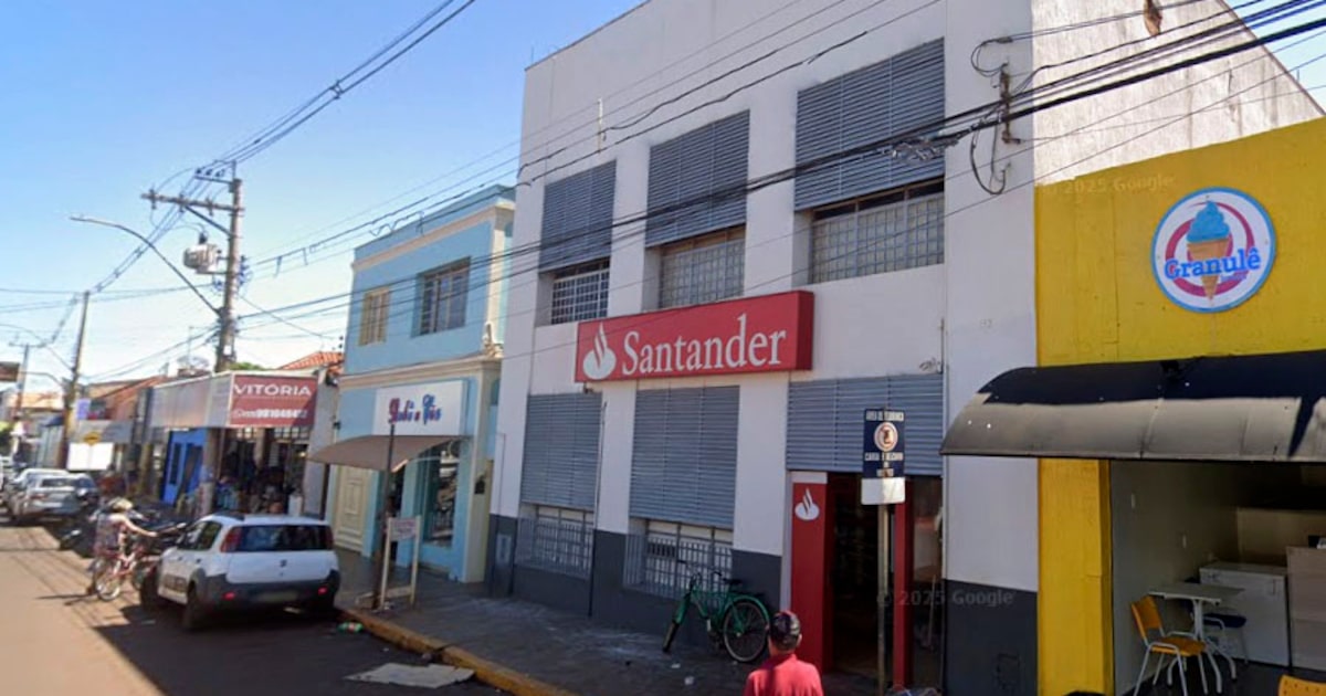 Funcionária de banco é presa por suspeita de desviar R$ 2,1 milhões de contas de idosos em SP