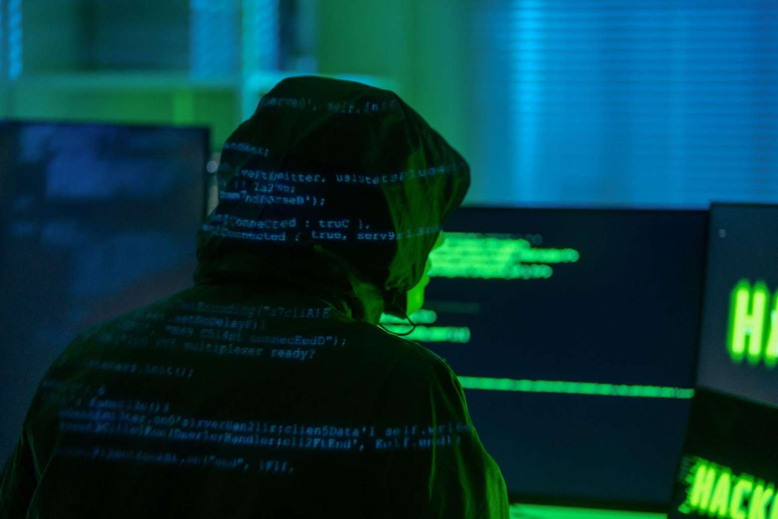 Os exercícios adotam estratégias que hackers usariam para enganar as redes de satélites