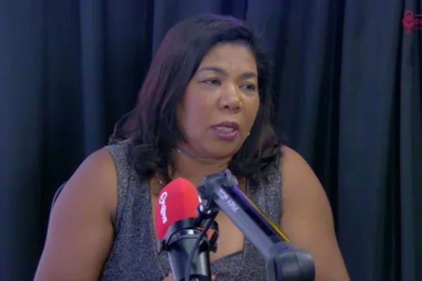 Mãe de Davi Brito diz que paga caro a médicos por ser mãe do campeão do BBB - destaque galeria