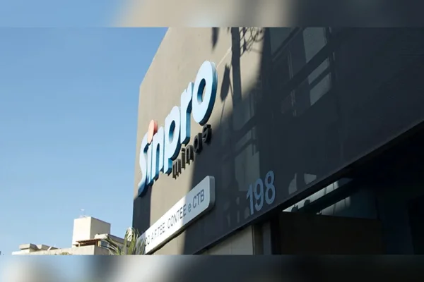 Greve: professores de BH denunciam intimidação e Sinpro aciona o MPT