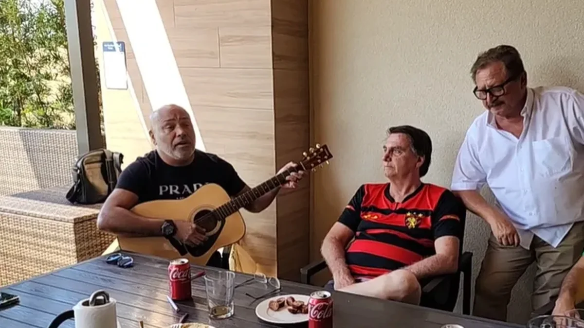 “Rick é inesquecível”, diz Flávio Bolsonaro após morte do cantor