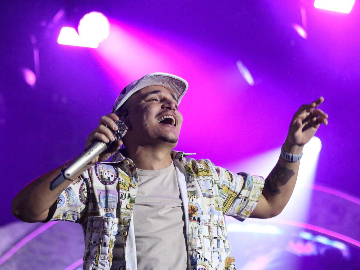 Coala Festival atrai casais jovens e famílias para curtir sucessos da MPB