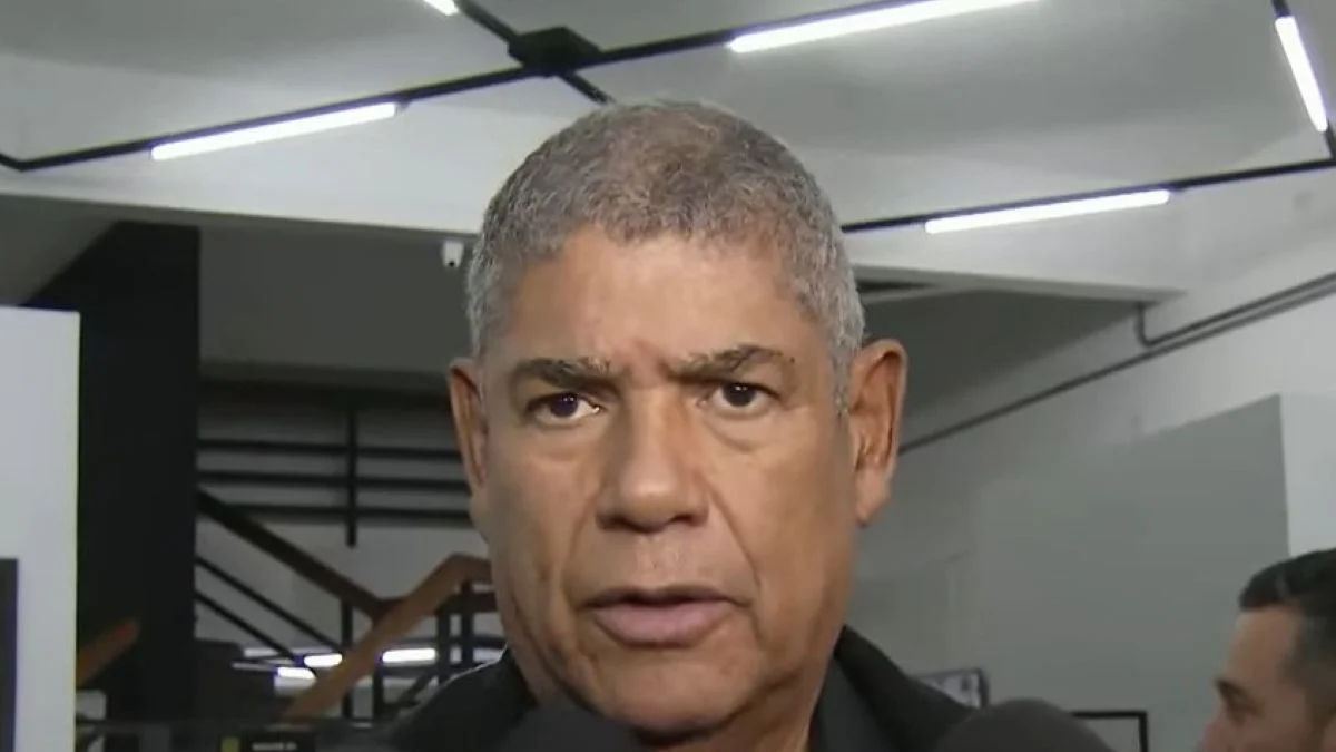 "Eu não cometi crime e nada devo", diz Milton Leite ao sair de delegacia