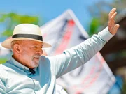 Lula em São Miguel Paulista durante agenda de campanha
