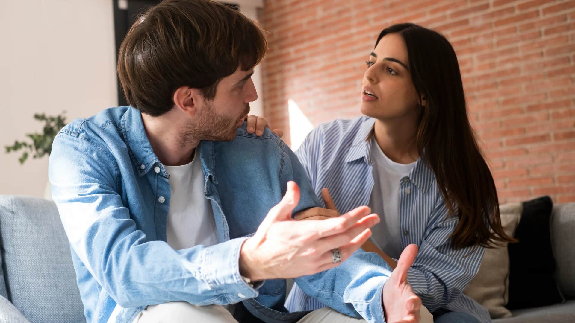 Pessoas que são mental e emocionalmente negligentes geralmente dizem 9 coisas durante conversas sensíveis