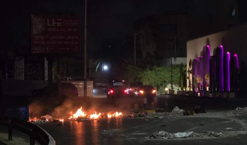 Cortes de energia na Líbia empurram pequenos negócios e cidadãos exaustos à beira do abismo