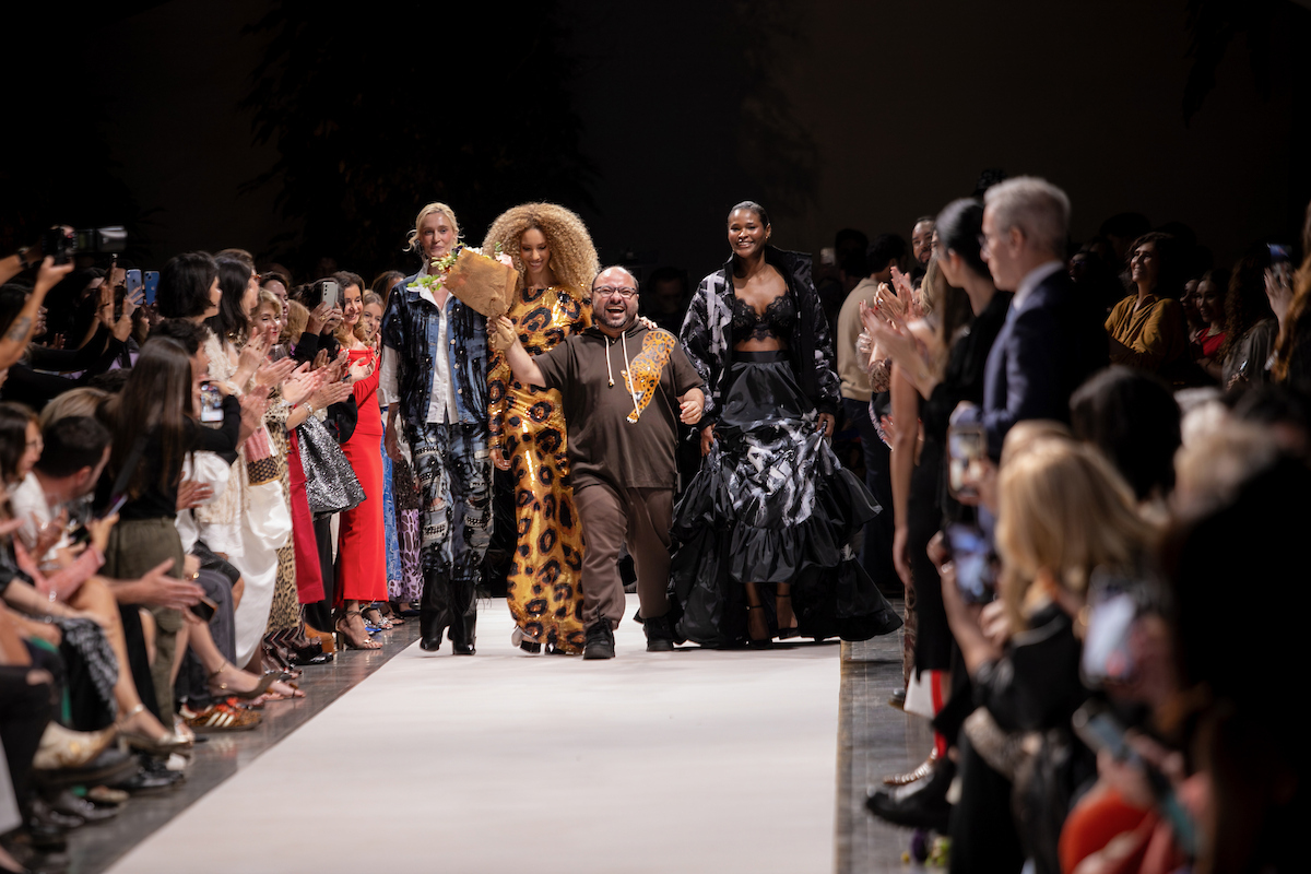 George Azevedo comemora desfile no Metrópoles Catwalk