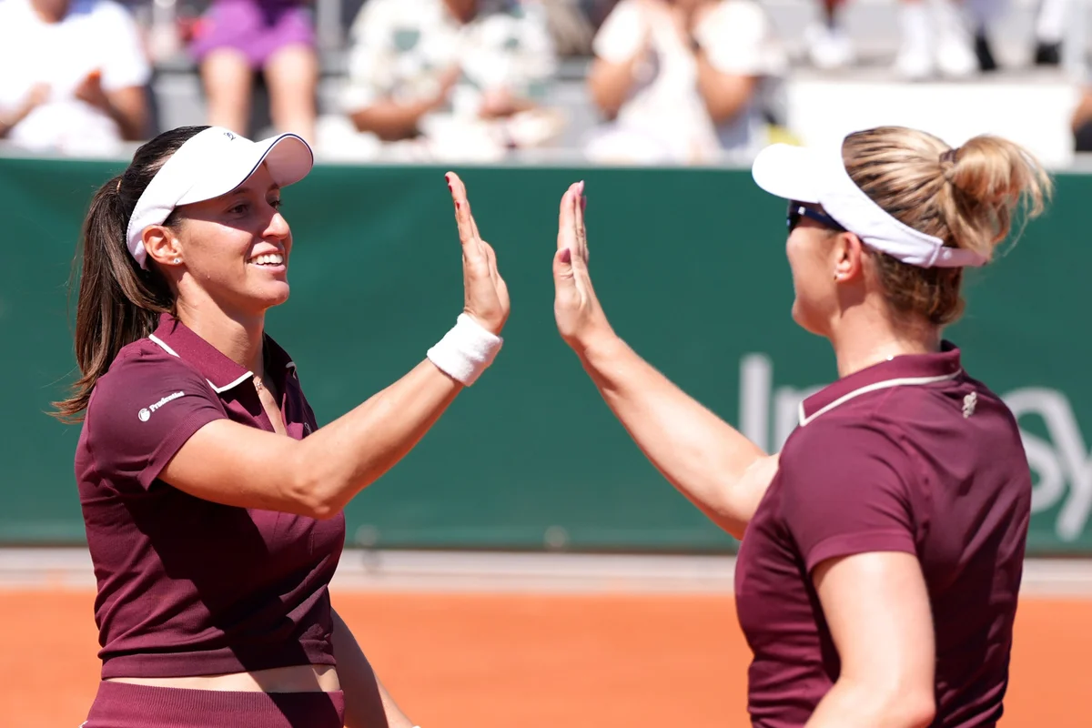 Luisa Stefani conquista bicampeonato nas duplas do SP Open com Dabrowski
