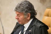 Imagem da matéria: Alvo de Gilmar, Fux pede à PF acesso integral a celular de Vorcaro