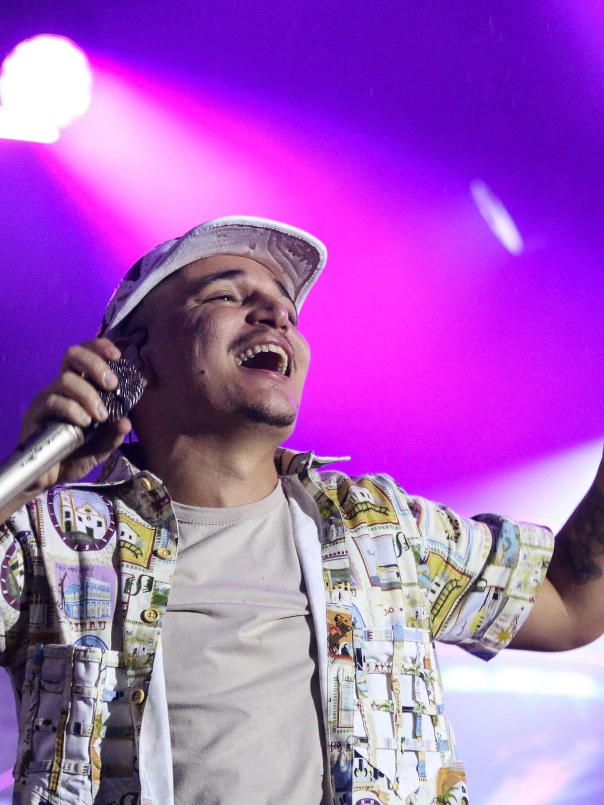 Coala Festival atrai casais jovens e famílias para curtir sucessos da MPB