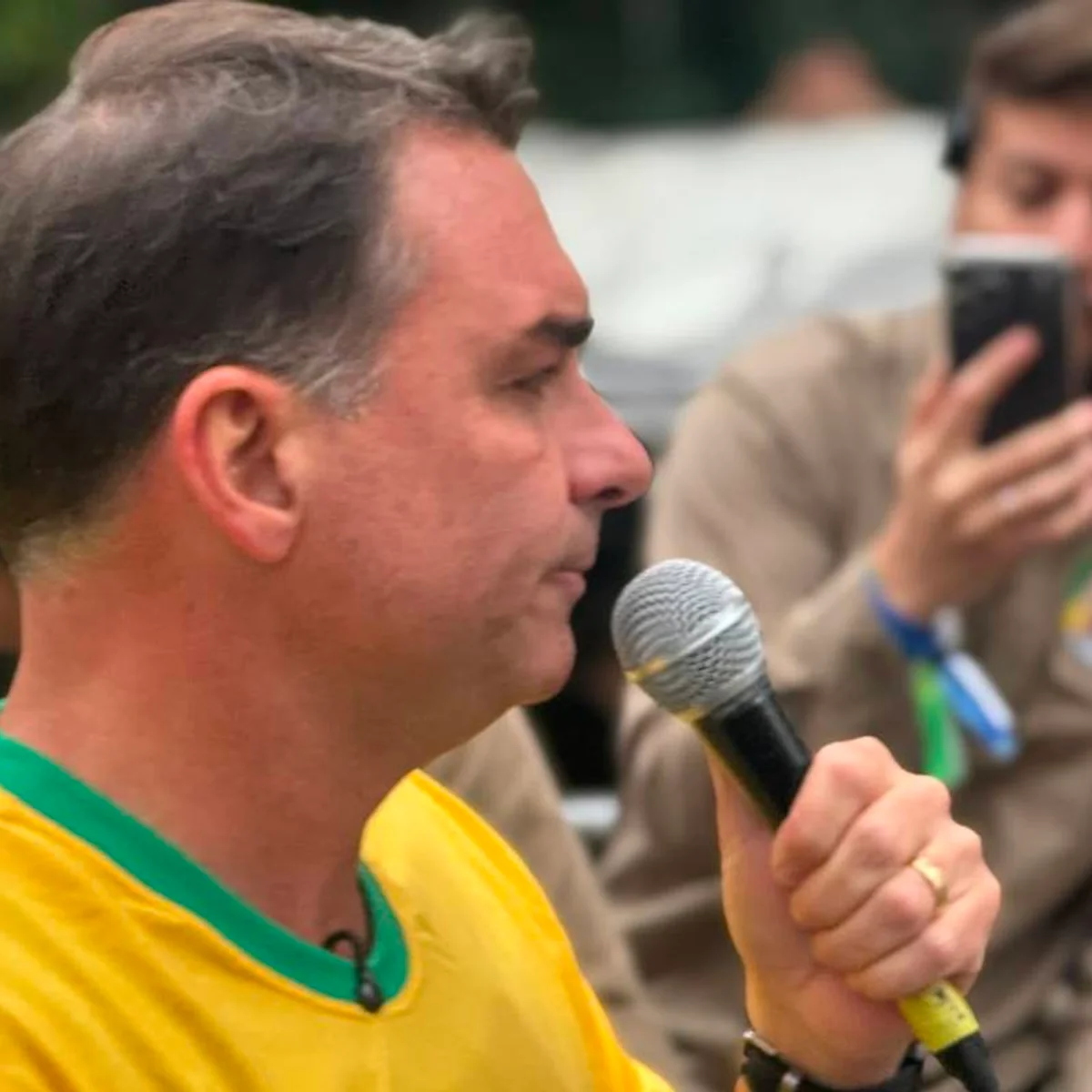 "SC não é um estado de fascistas", diz Flávio Bolsonaro em Joinville