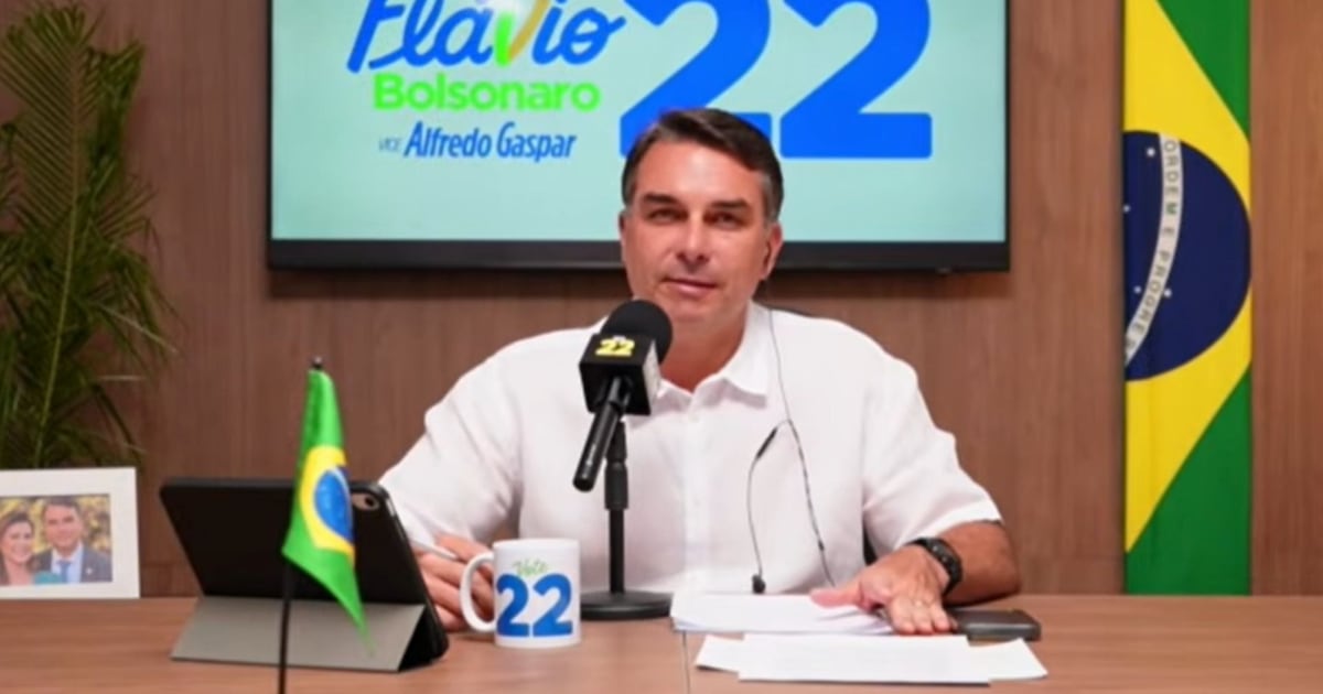 Em live, Flávio pede voto dos eleitores dos outros candidatos para vencer no primeiro turno