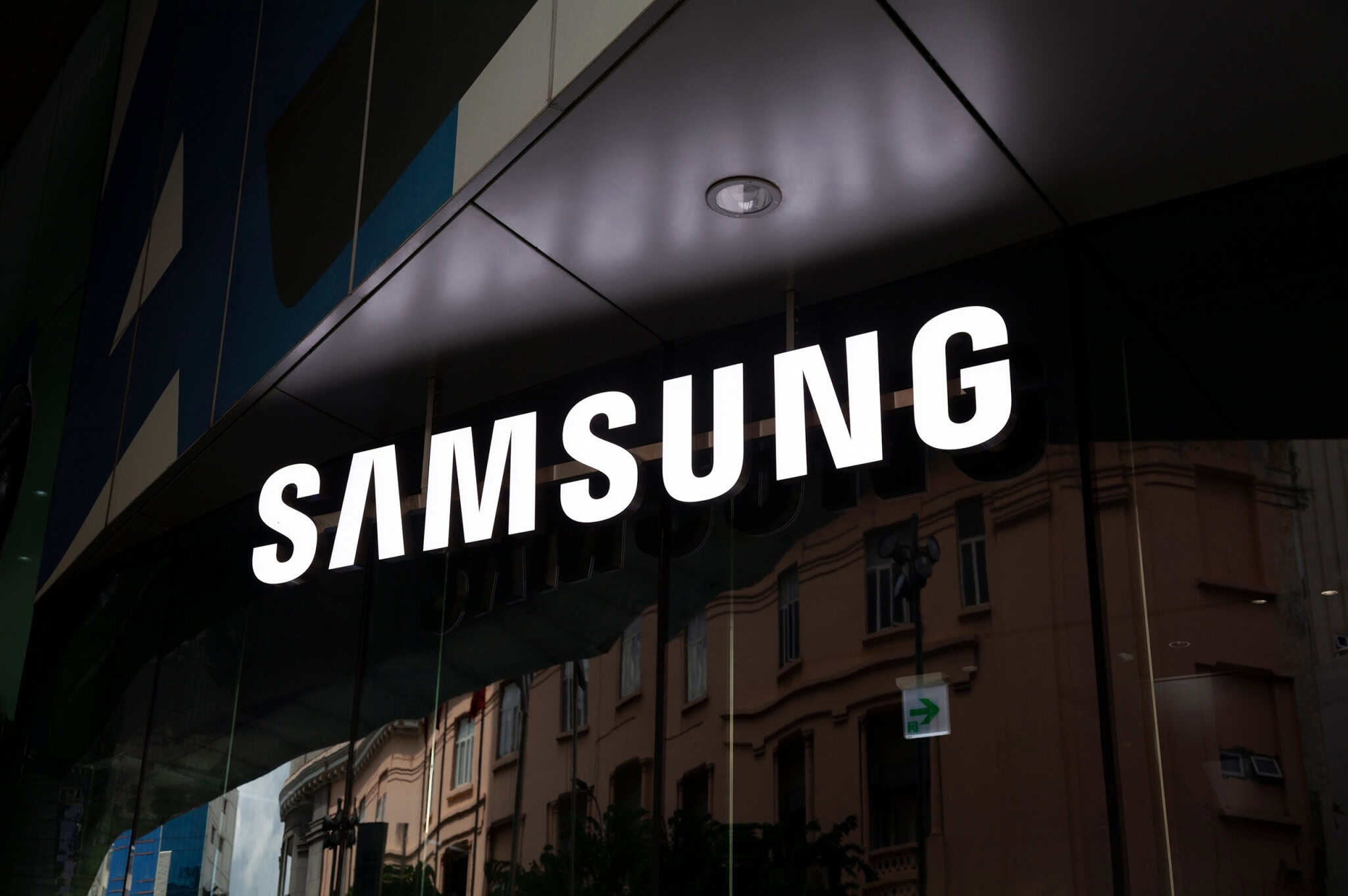 Logo da Samsung em um prédio