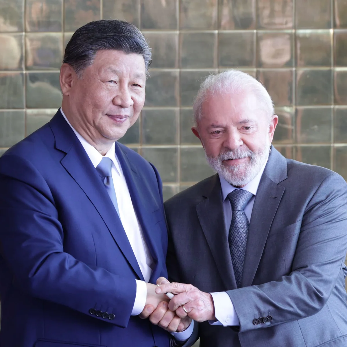 China defende eleições no Brasil e exalta relação entre Lula e Xi Jinping