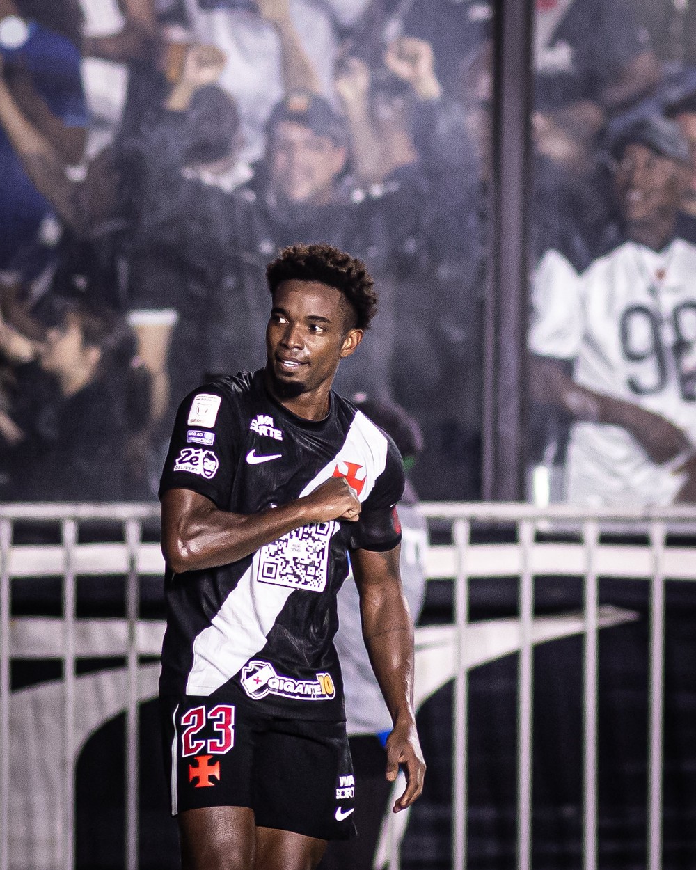 Thiago Mendes comemora gol feito em duelo entre Vasco e Paysandu — Foto: Matheus Lima/Vasco