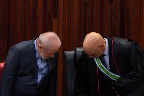 Votar em Lula é votar em Alexandre de Moraes e seus camaradas