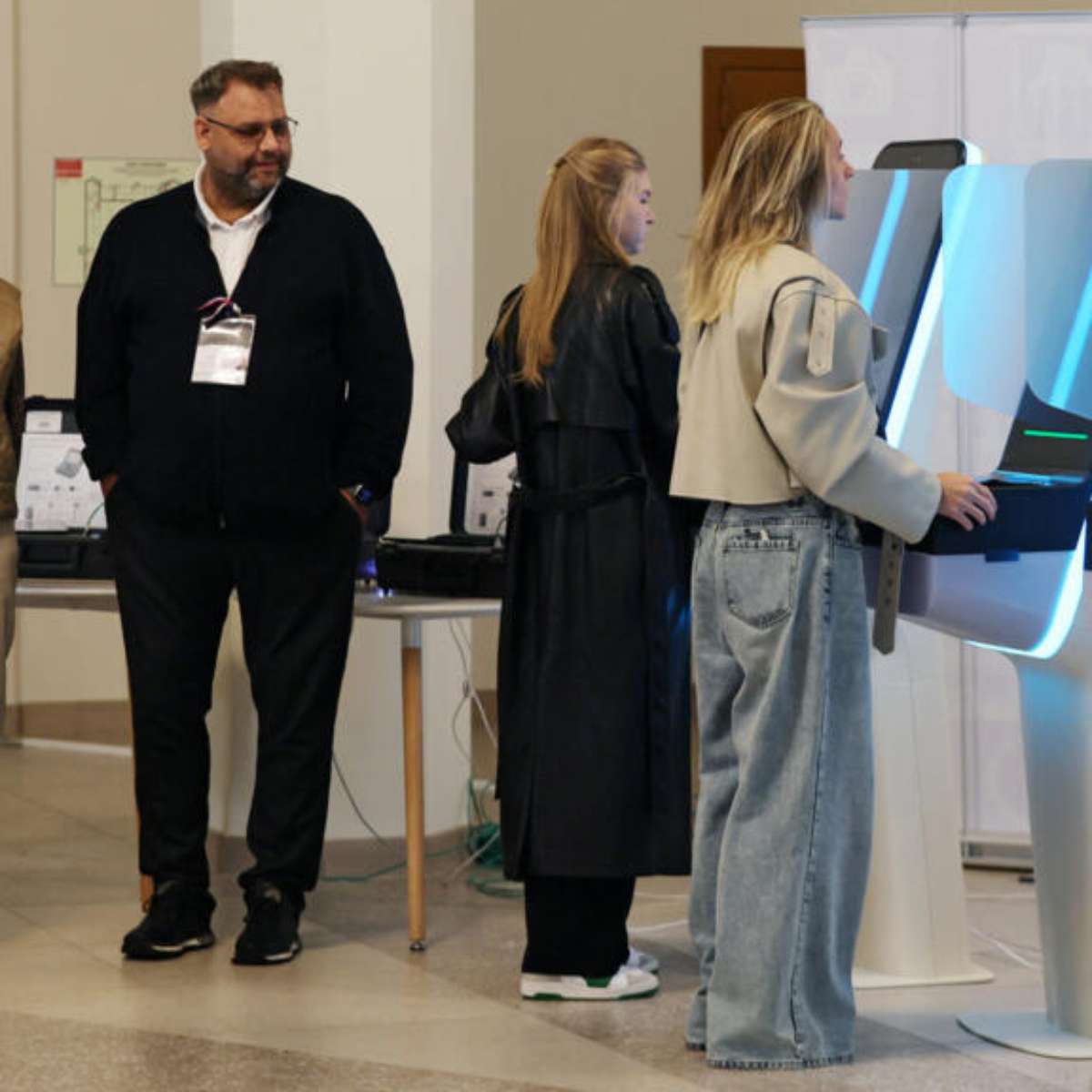 Após campanha quase inexistente e repressão da oposição, Rússia realiza eleições legislativas