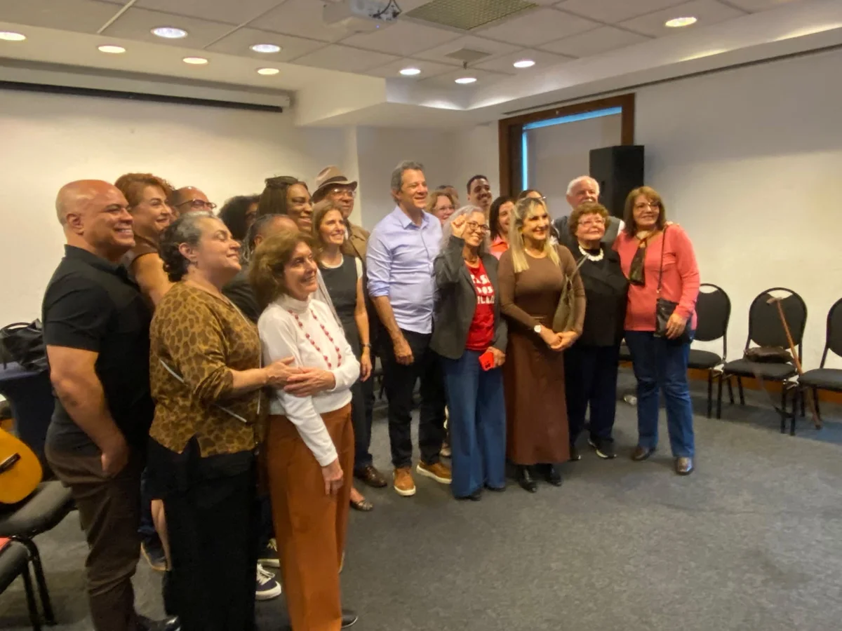 Haddad se reúne com evangélicos em campanha e assina carta de compromisso