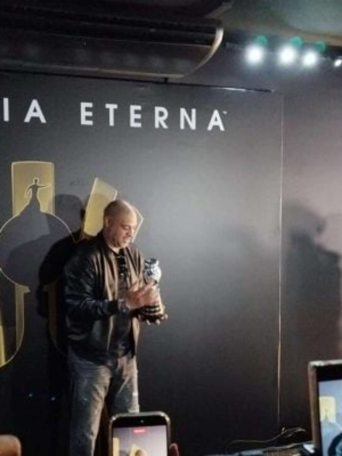 Adriano Imperador recebe homenagem e é tietado na Libertadores Experience