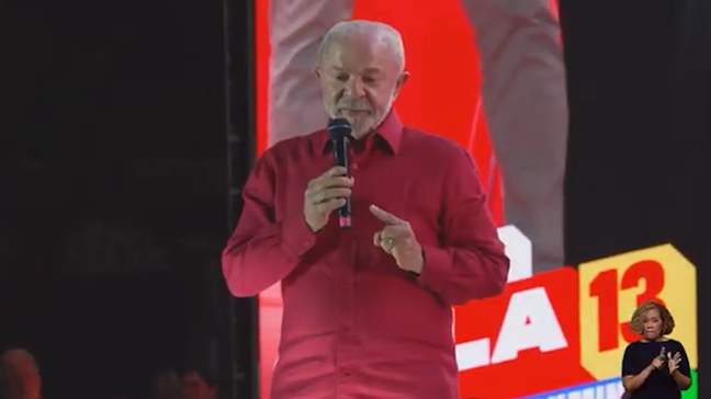 Aumento do Bolsa Família e discurso contra bets é 'tentativa de Lula de manter eleitorado cativo', dizem especialistas
