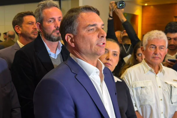 Uczai pede ao STF auditoria em emendas de Flávio Bolsonaro desde 2019