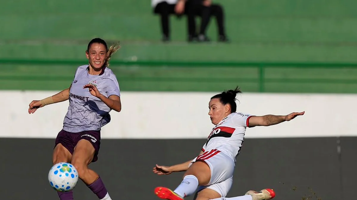 São Paulo vence Flamengo e vai à final do Brasileirão Feminino
