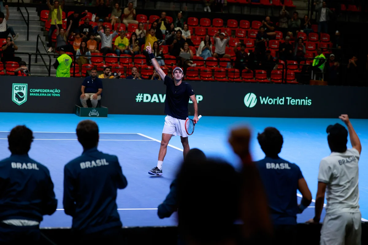 Gustavo Heide comemora vitória sobre Wawrinka