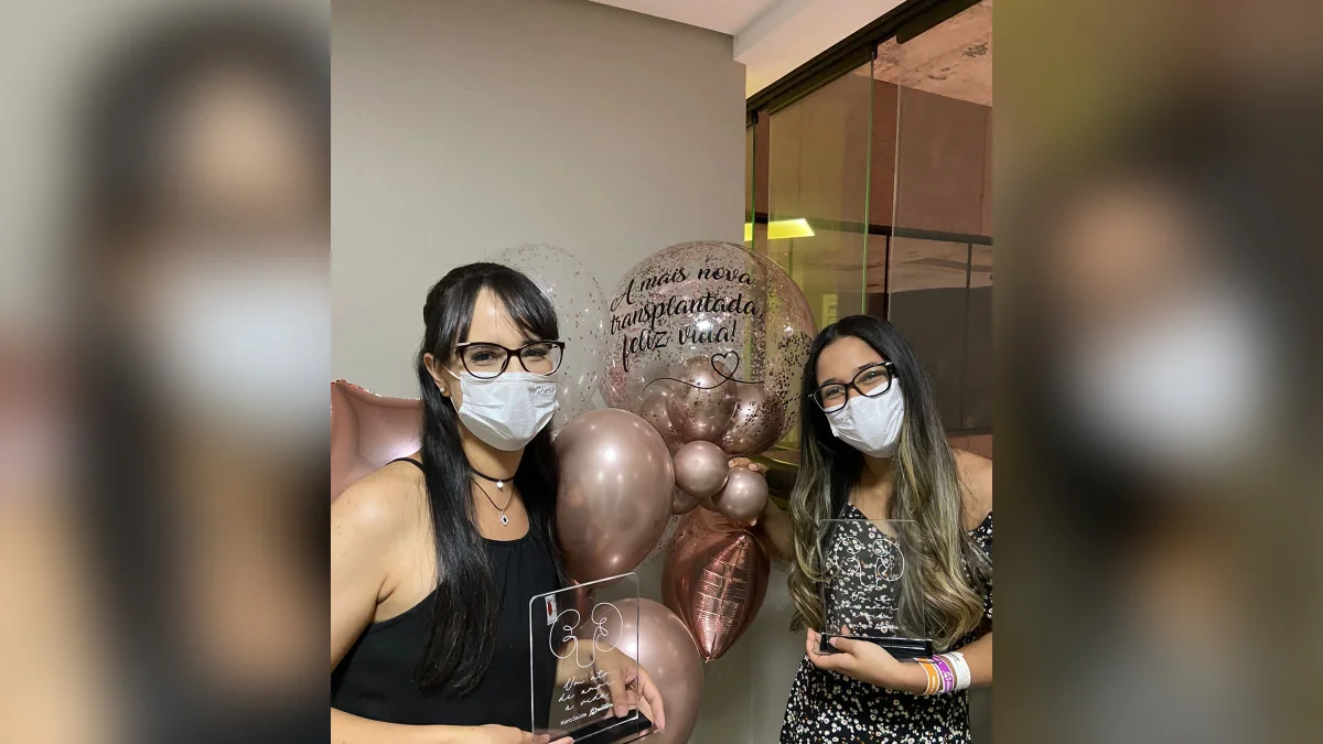 "Nossa conexão supera o entendimento", diz mulher que recebeu rim da irmã