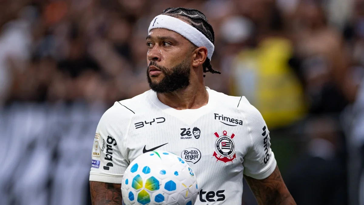 Veja reação da torcida do Corinthians após pênalti perdido por Depay