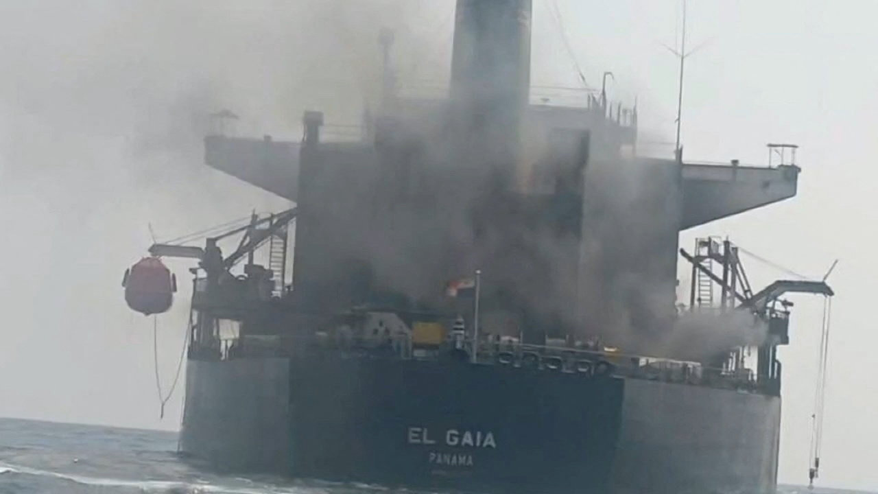 A IRGC do Irã disse que atingiu um petroleiro com bandeira do Togo no Estreito de Ormuz