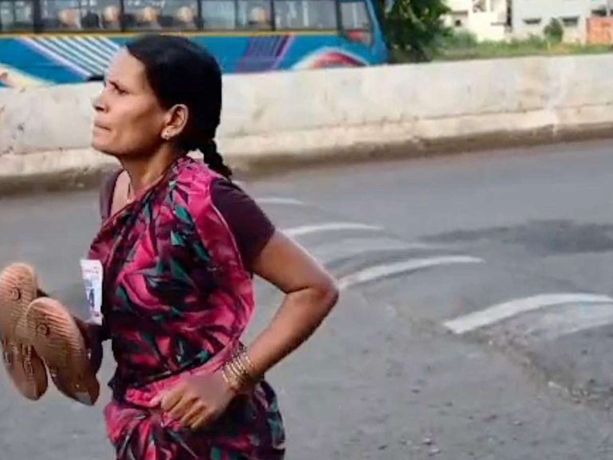 A mãe que viralizou ao correr descalça (e vencer) uma corrida para poder comprar o material escolar da filha