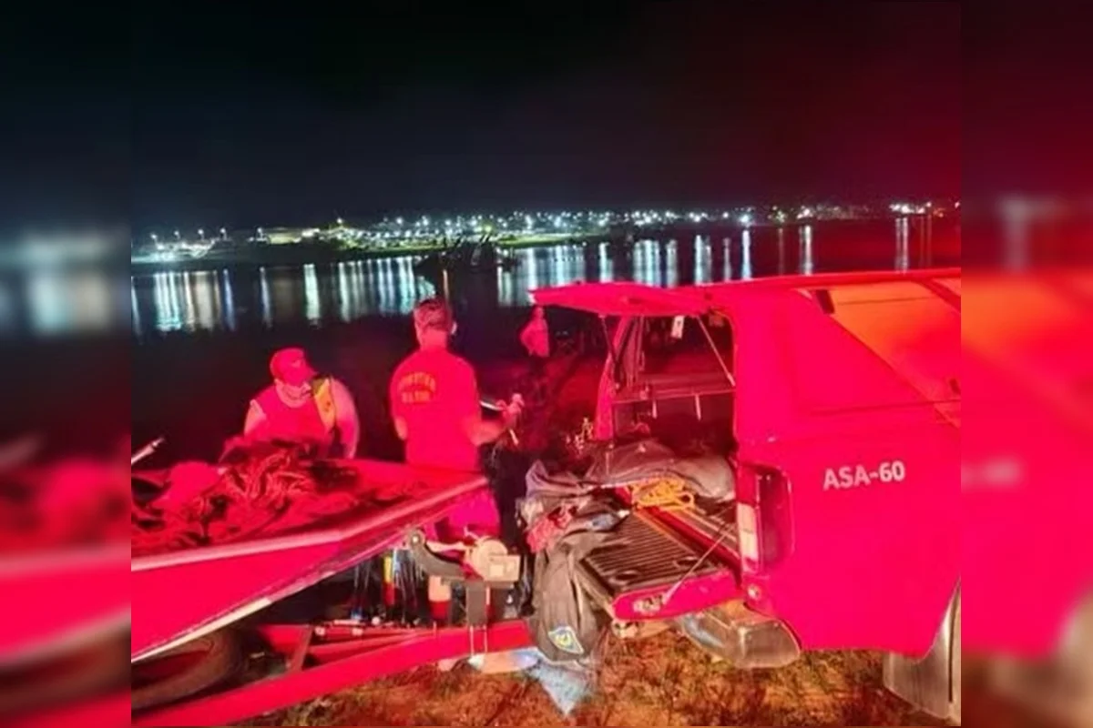 Corpo de pai é encontrado após canoa virar com filho em lago de Goiás