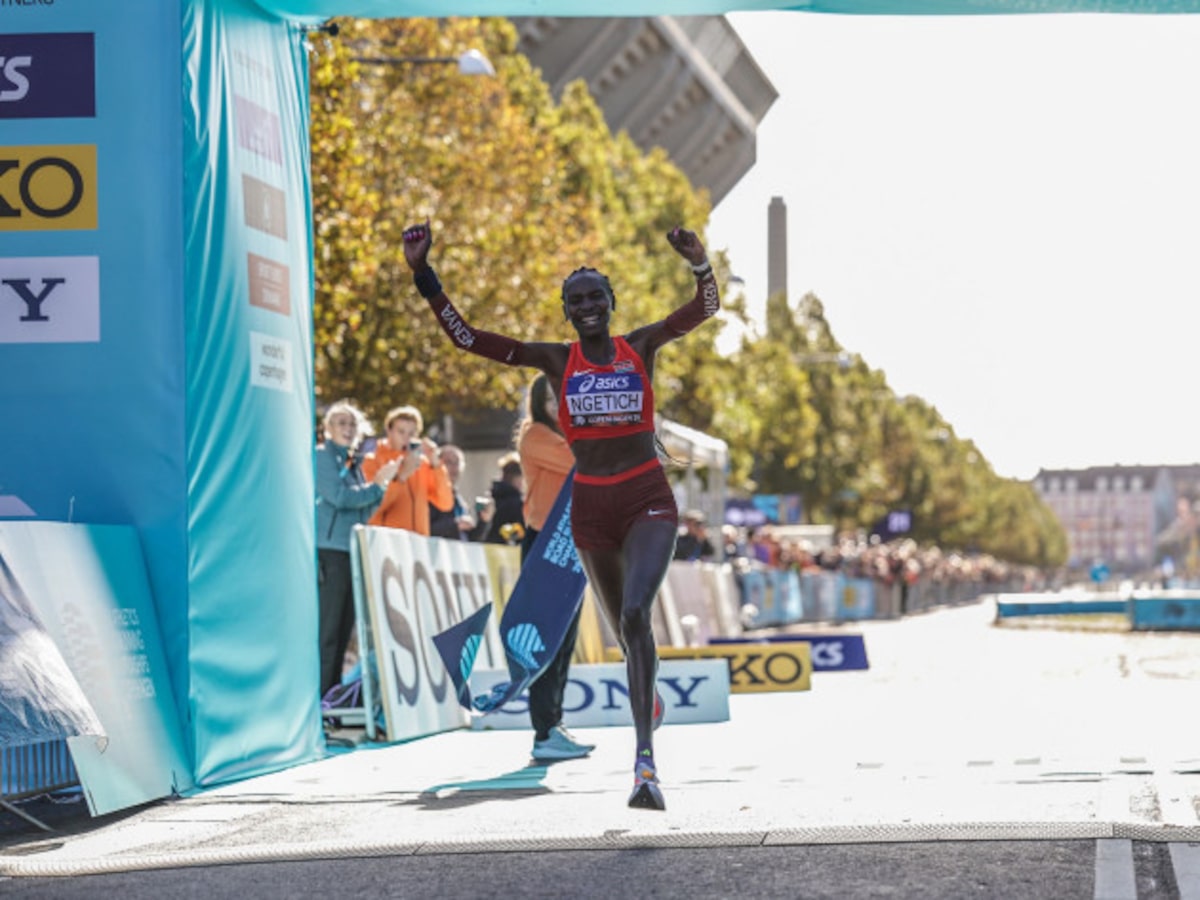 Agnes Ngetich bate o recorde mundial da meia maratona exclusivamente feminina