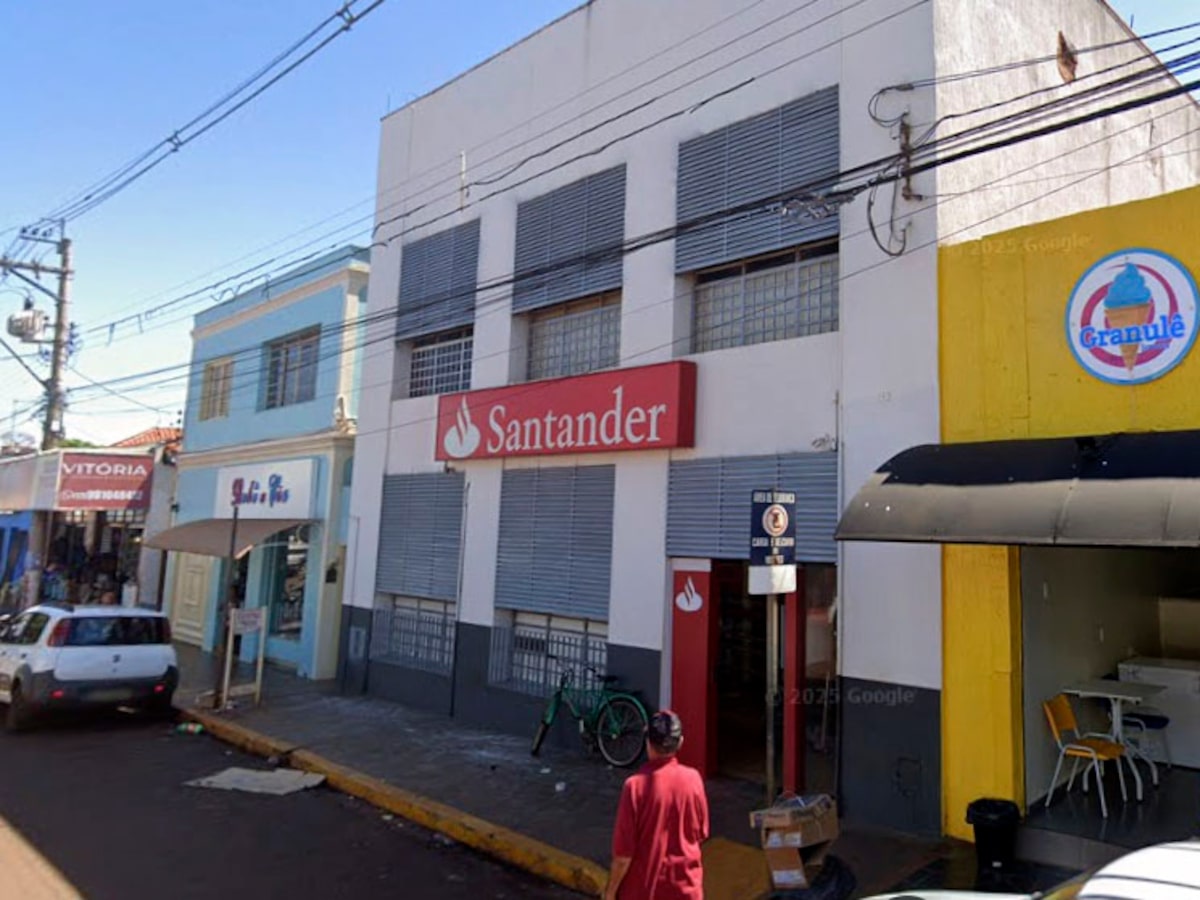 Funcionária de banco é presa por suspeita de desviar R$ 2,1 milhões de contas de idosos em SP