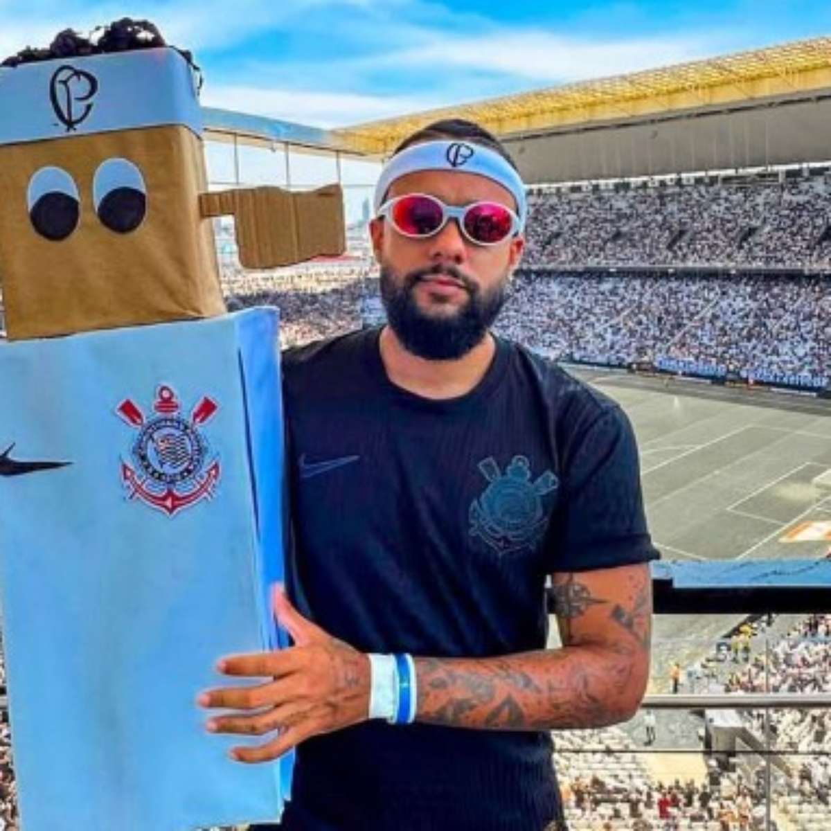 Sósia de Memphis é atacado após ser confundido com holandês na web