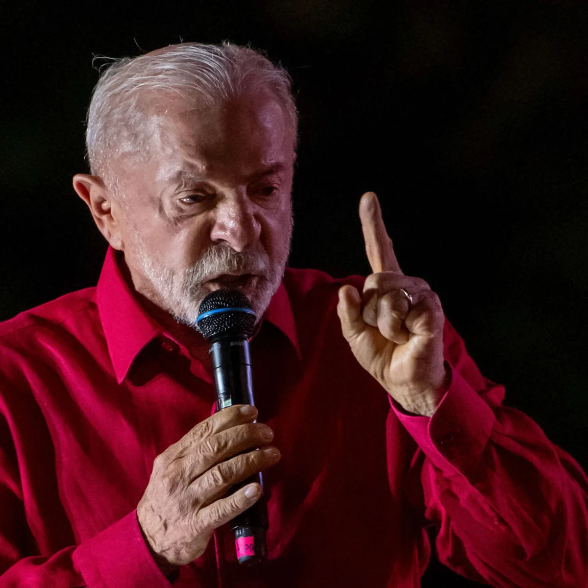 Lula ajusta tom contra Flávio e amplia "bondades" na reta final do 1º turno