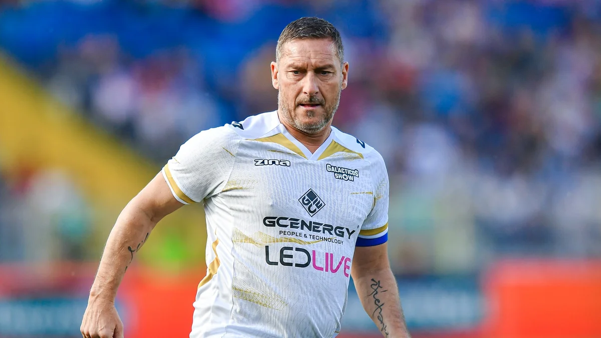 Totti revela que recebeu propostas de Genoa e Como para voltar a jogar