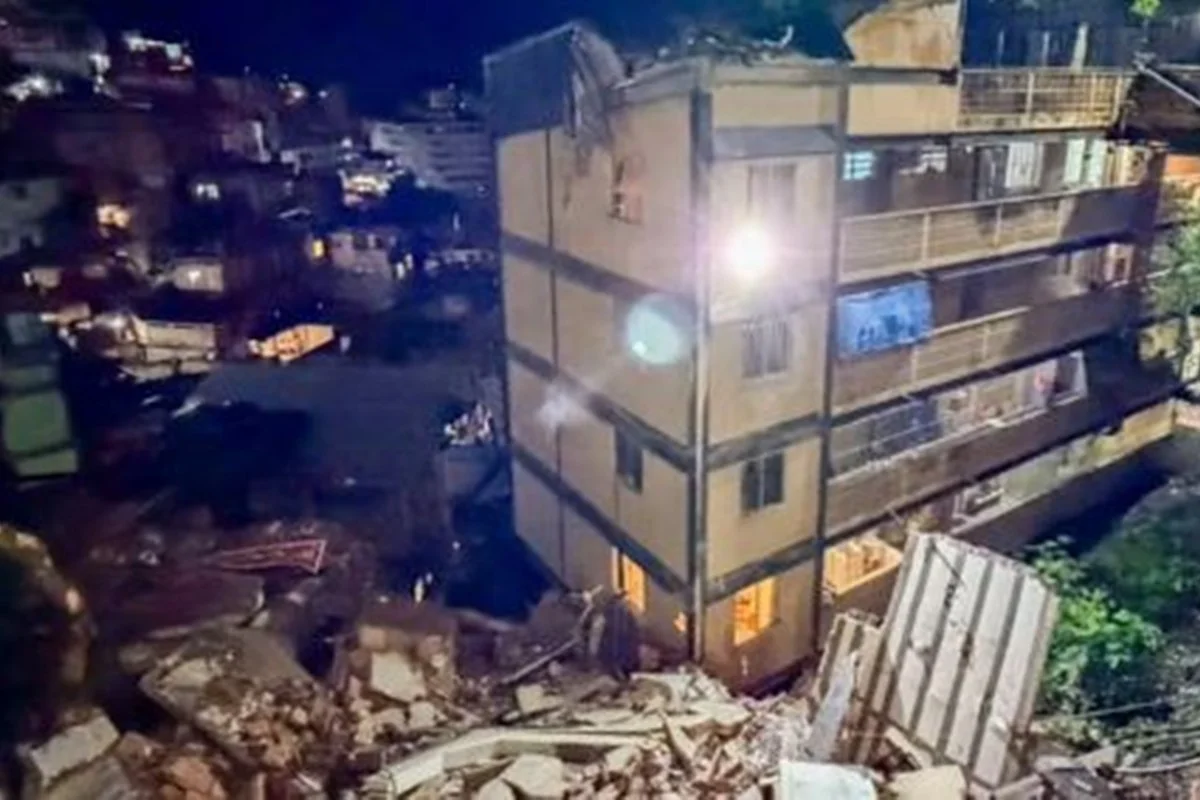 Prédio desaba no Morro do Cantagalo, na zona sul do Rio