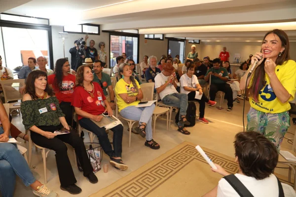 Paula Belmonte defende acesso à água e cobra melhorias no abastecimento - destaque galeria