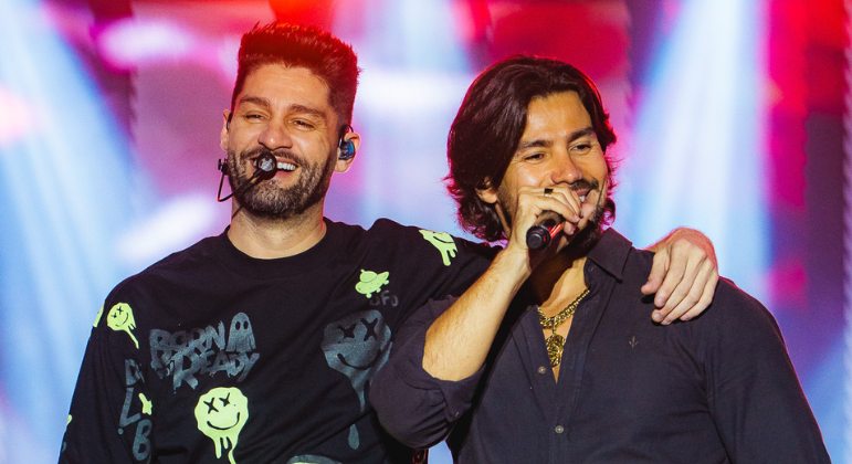 Ilha dos Náufragos! Munhoz & Mariano incendeiam a primeira festa de A Fazenda 18