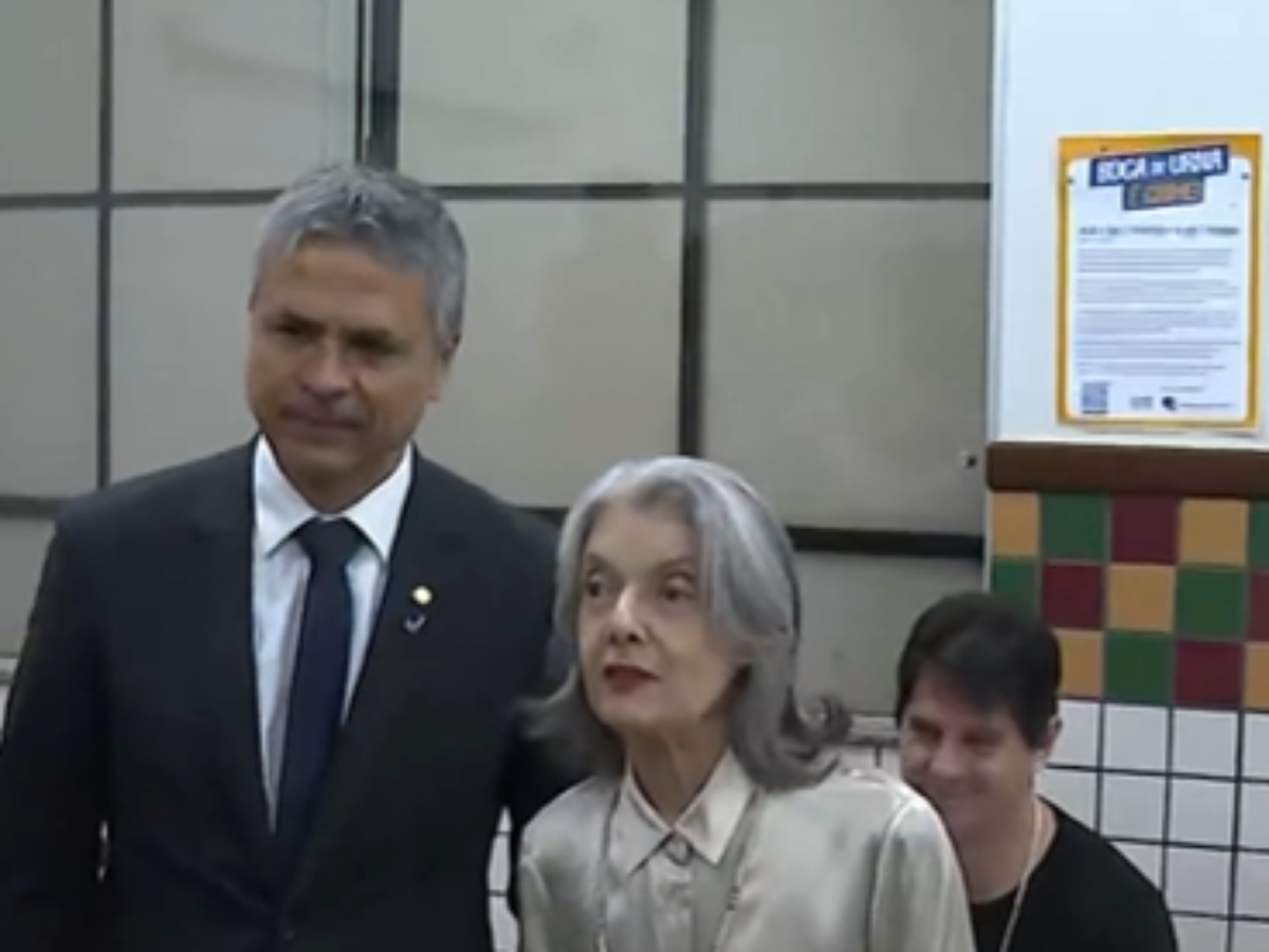 Cármen Lúcia, Kassio Nunes Marques, Douglas Ruas e Haddad vão às urnas nesta manhã