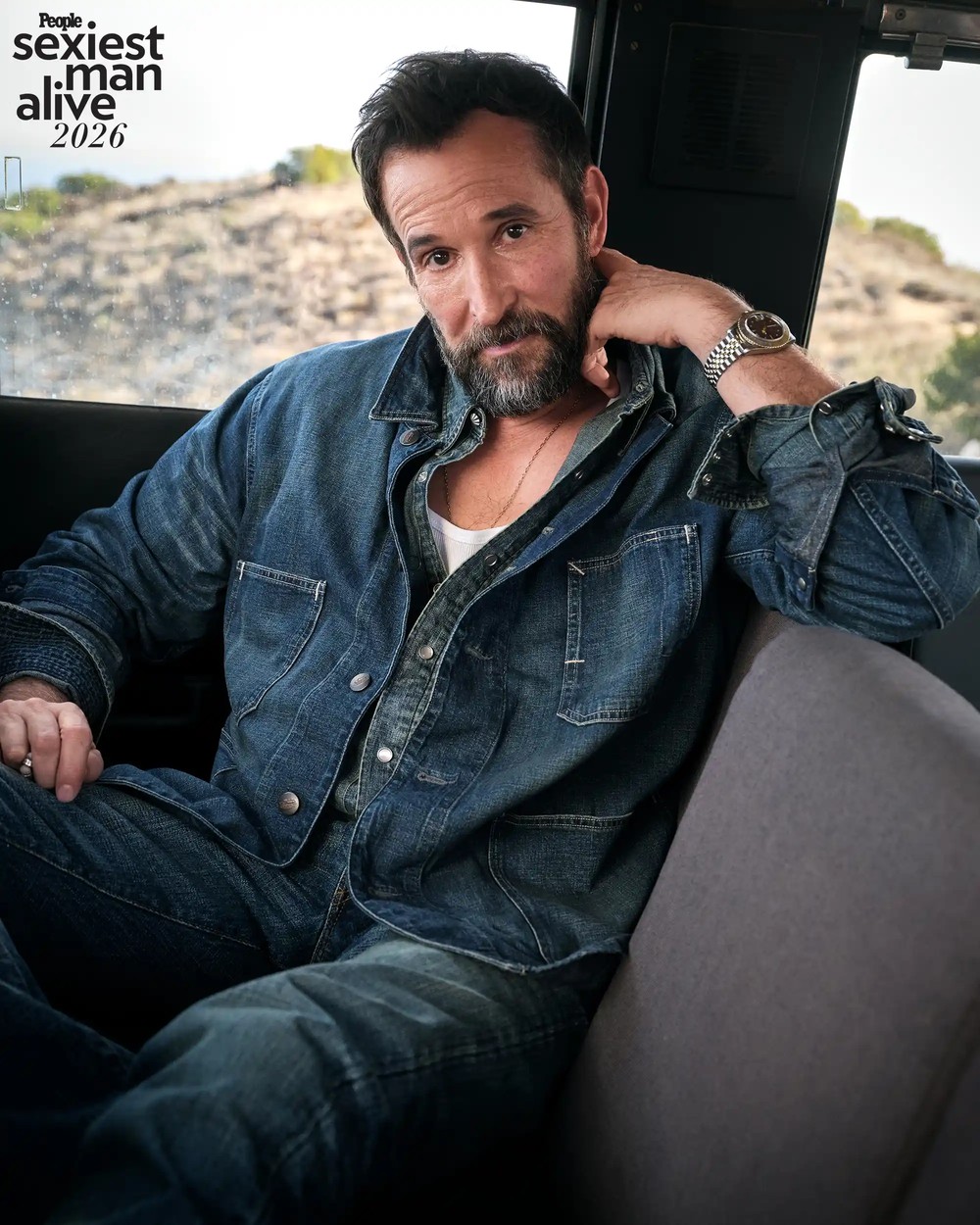 Noah Wyle, de 'The Pitt', é eleito o homem mais sexy do mundo em 2026; saiba tudo — Foto: Jeff Lipsky/Four Eleven Agency/People