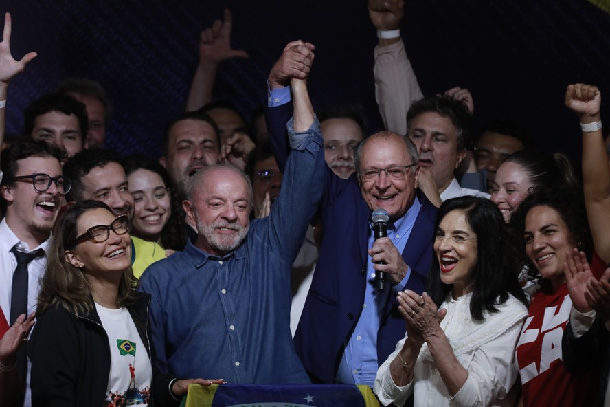 Uma eleição histórica, de emoção e reviravolta, e o desafio do dia seguinte